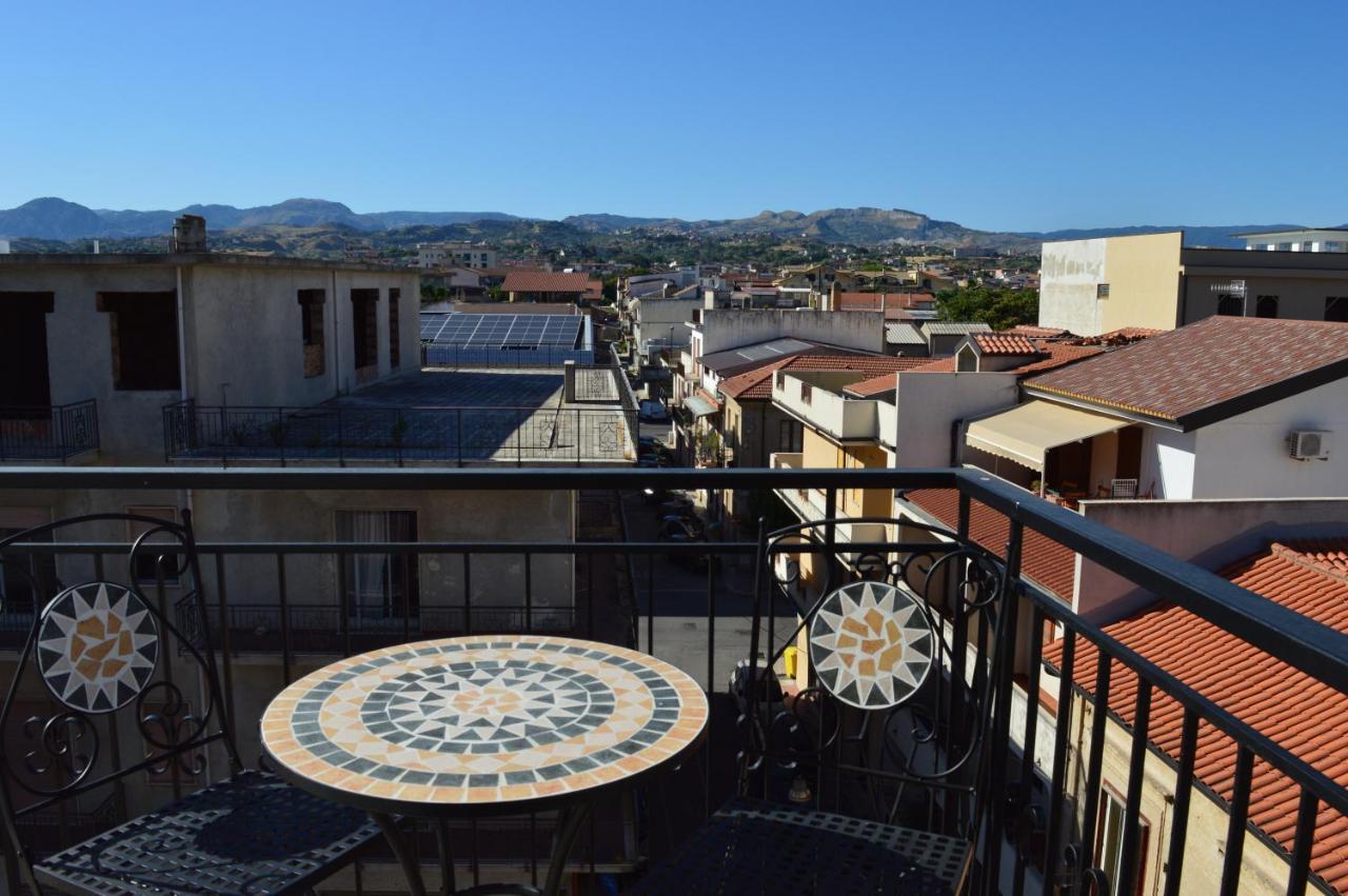 Emerella Guest House Siderno Beach Exterior photo